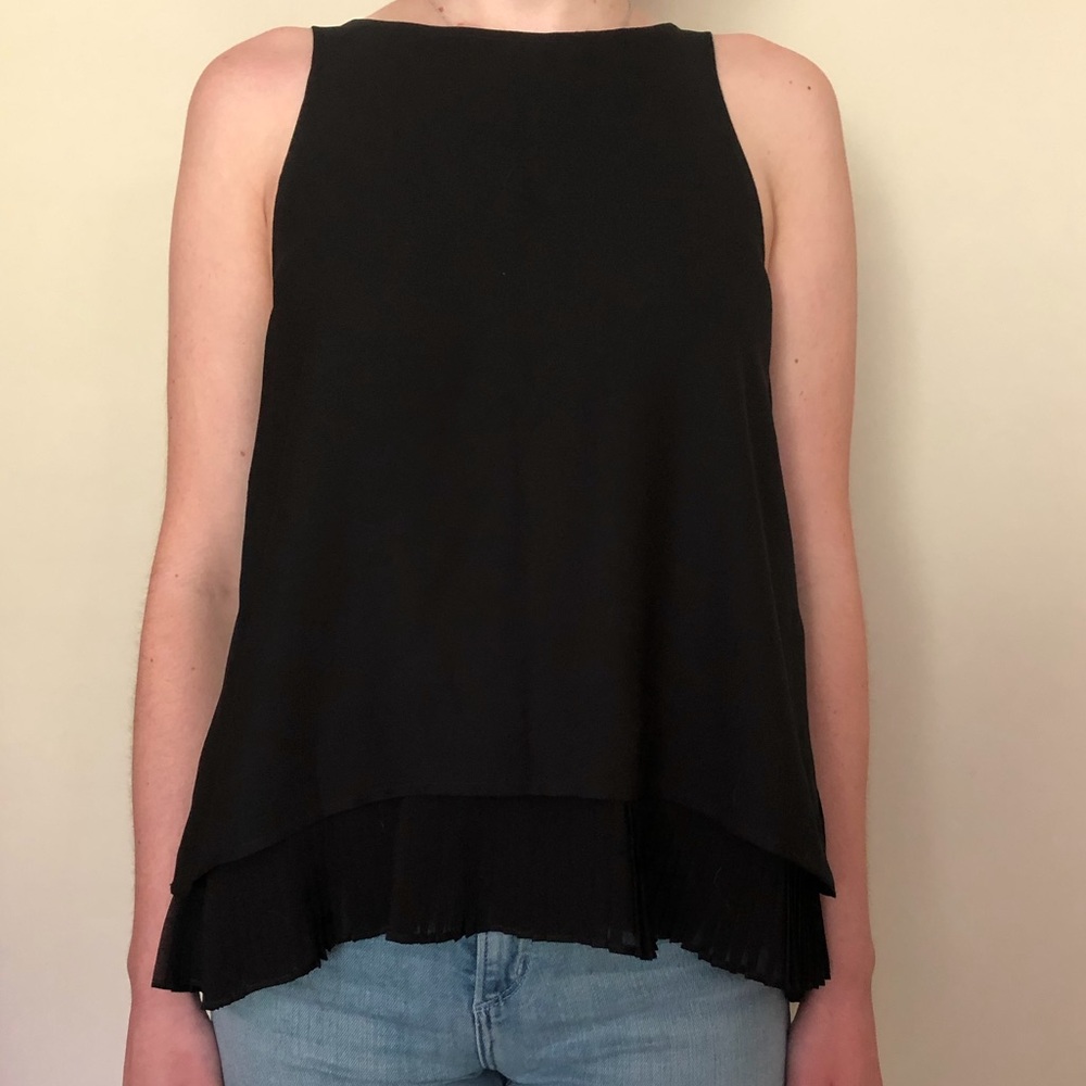 Abercrombie & Fitch black top with pleated hem